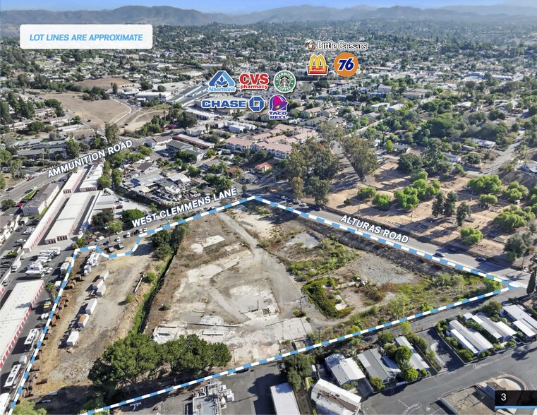 540 Clemmens Ln, Fallbrook, CA for sale - Building Photo - Image 3 of 11