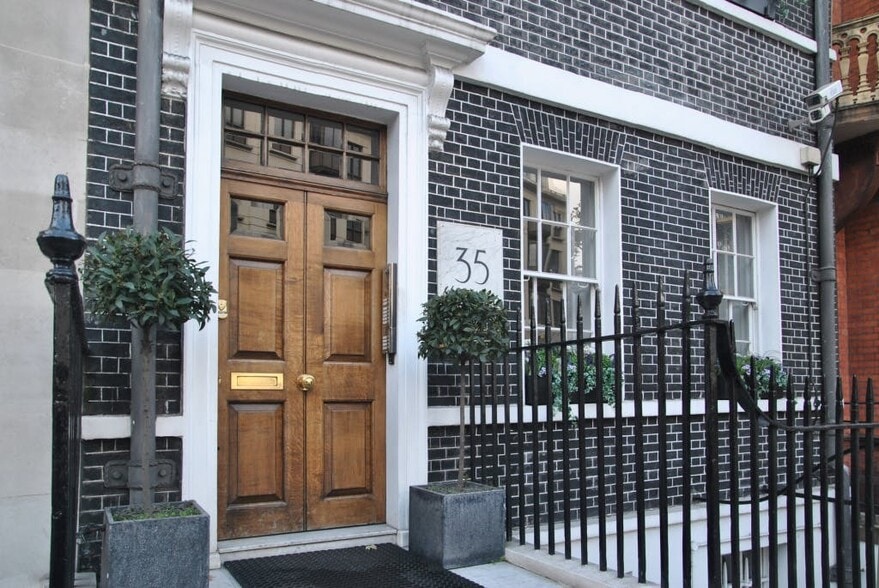 35 Berkeley Sq, London for lease - Building Photo - Image 1 of 11