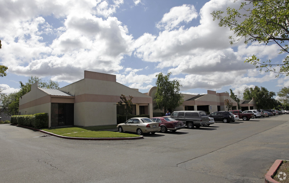 20990-21030 Redwood Rd, Castro Valley, CA for lease - Building Photo - Image 1 of 4