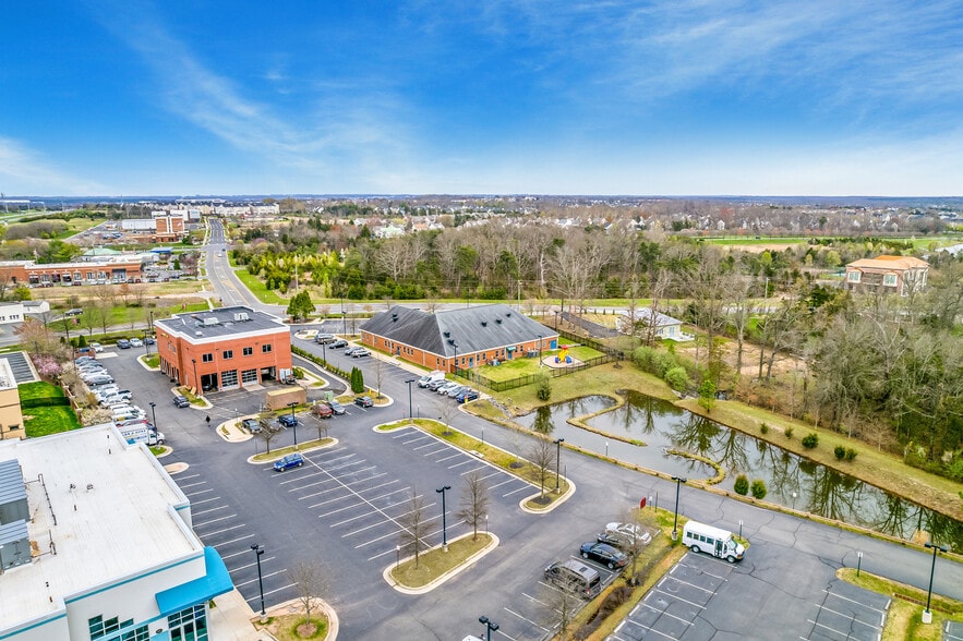 43181 Amberwood Plz, Chantilly, VA for sale - Building Photo - Image 2 of 14