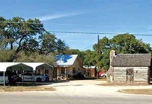 406 w main St, Johnson City, TX for sale Primary Photo- Image 1 of 1