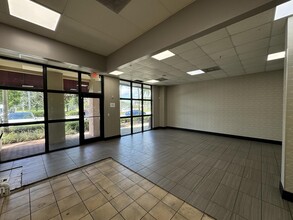 4900 S University Dr, Davie, FL for lease Interior Photo- Image 2 of 3