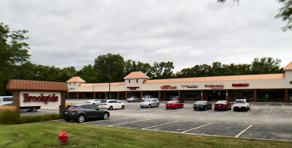 312-326 Peterson Rd, Libertyville, IL for lease - Building Photo - Image 2 of 4