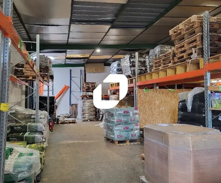 Office in Pessac for lease - Interior Photo - Image 1 of 7