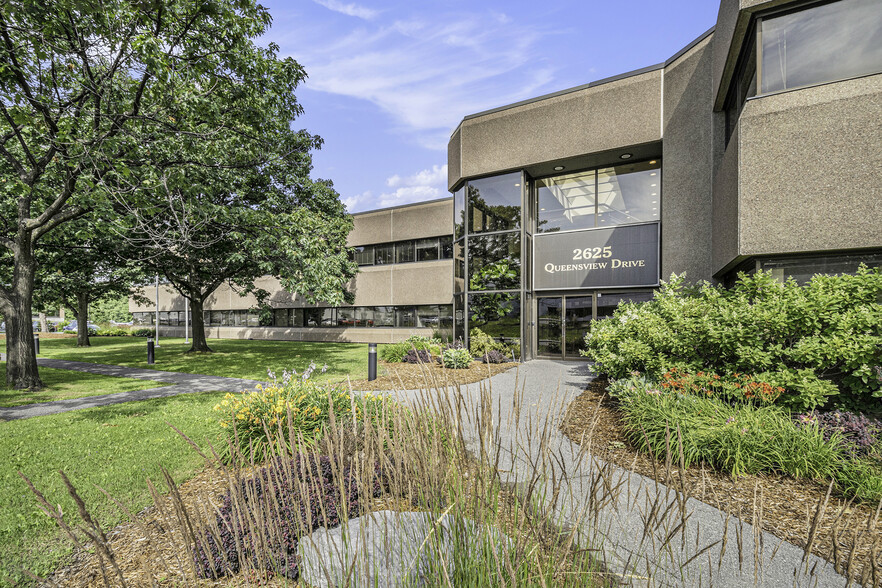 2625 Queensview Dr, Ottawa, ON for lease - Building Photo - Image 1 of 1