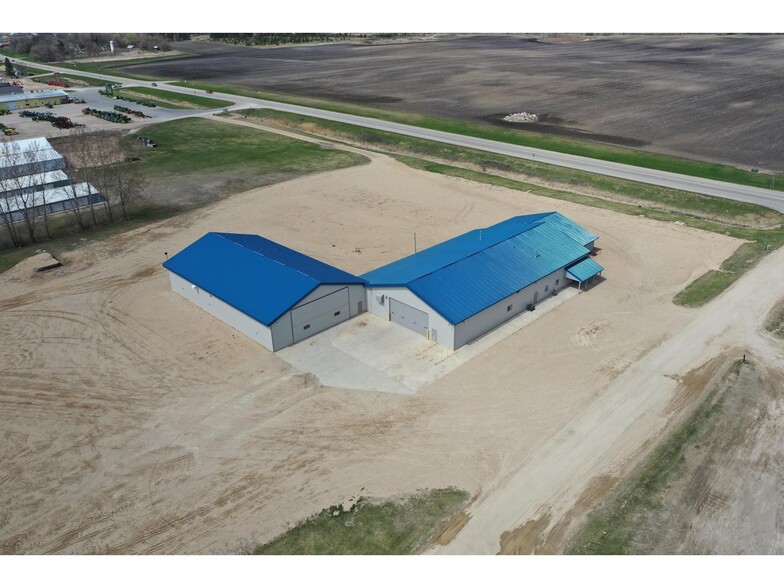 3867 US-12, Willmar, MN for sale - Primary Photo - Image 1 of 1