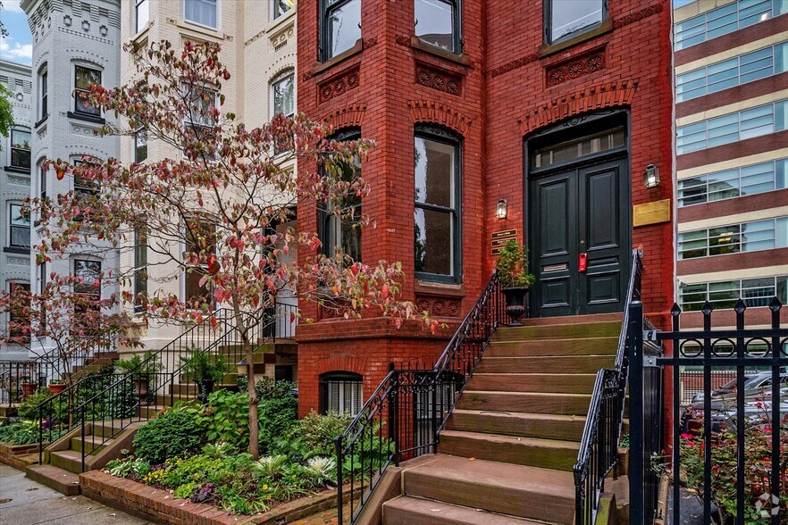 Dupont Circle Victorian Rowhouse Offices portfolio of 2 properties for sale on LoopNet.com - Building Photo - Image 3 of 53