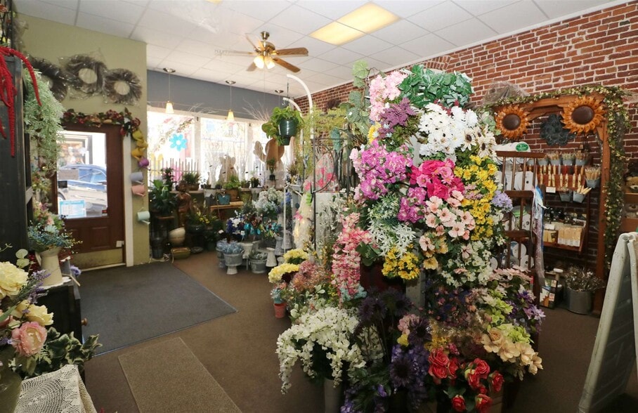 10 Exchange St, Gorham, NH for lease - Building Photo - Image 3 of 5