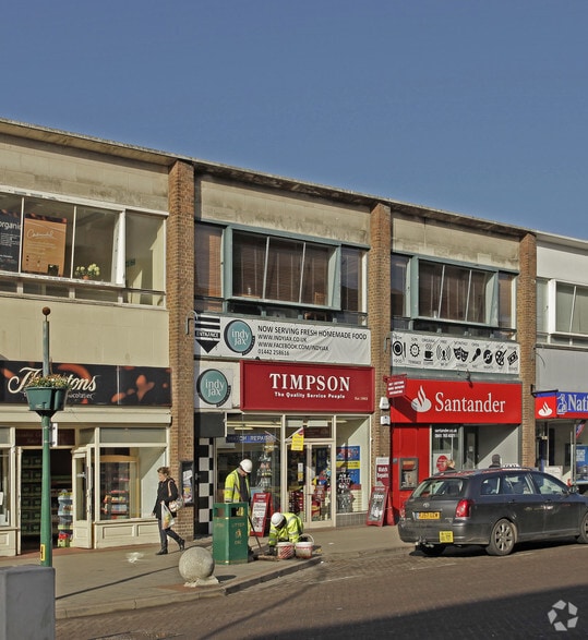 166-168 Marlowes, Hemel Hempstead for lease - Primary Photo - Image 1 of 9