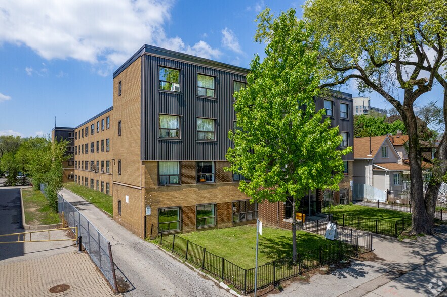 80 Guestville Ave, Toronto, ON for sale - Primary Photo - Image 1 of 1