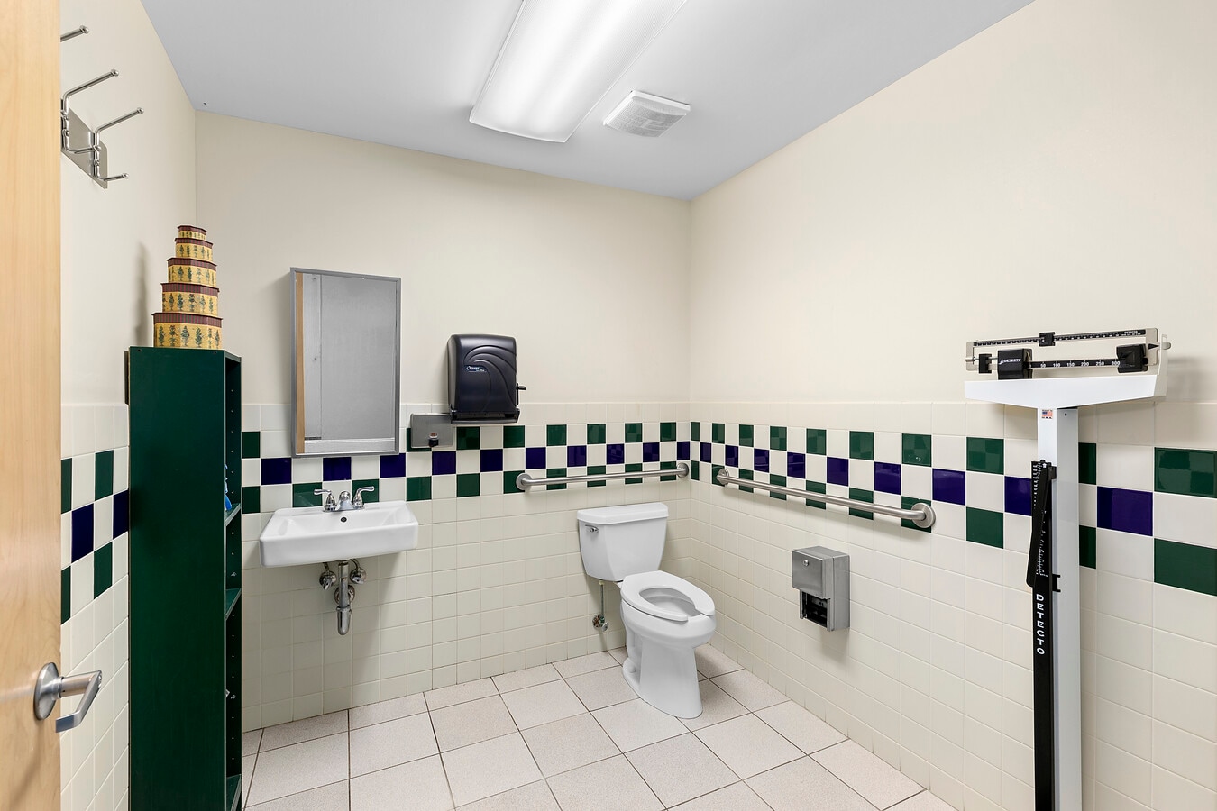 57190 Rt25, Southold, NY 11971 Office for Sale