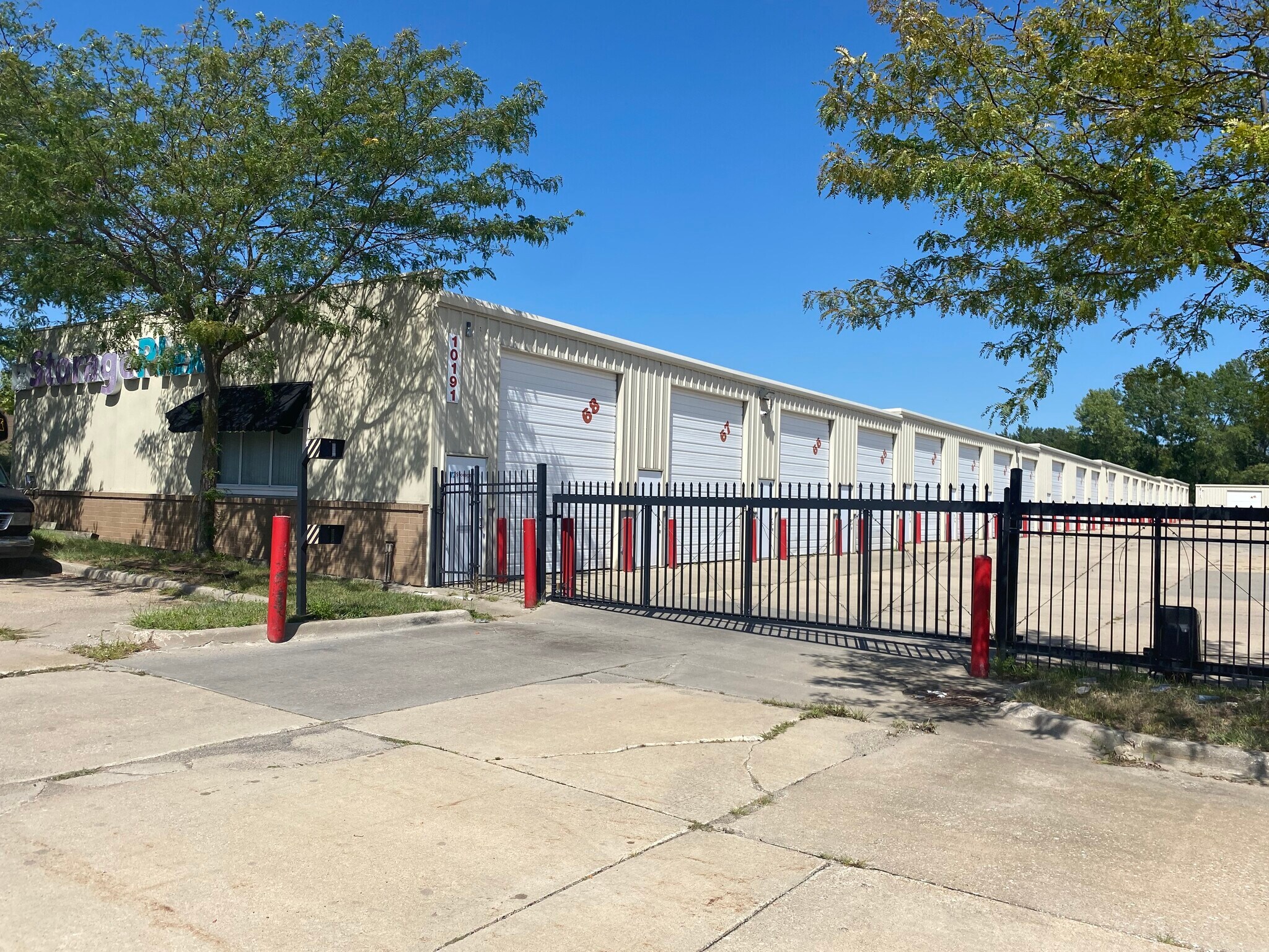 10161 Hickman Rd, Des Moines, IA for sale Building Photo- Image 1 of 1