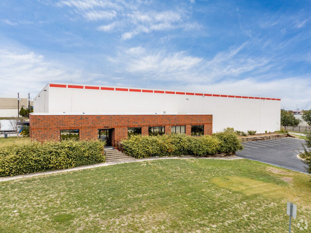 ST−5800 5800 Tri County Pky, Schertz, TX 78154 | LoopNet