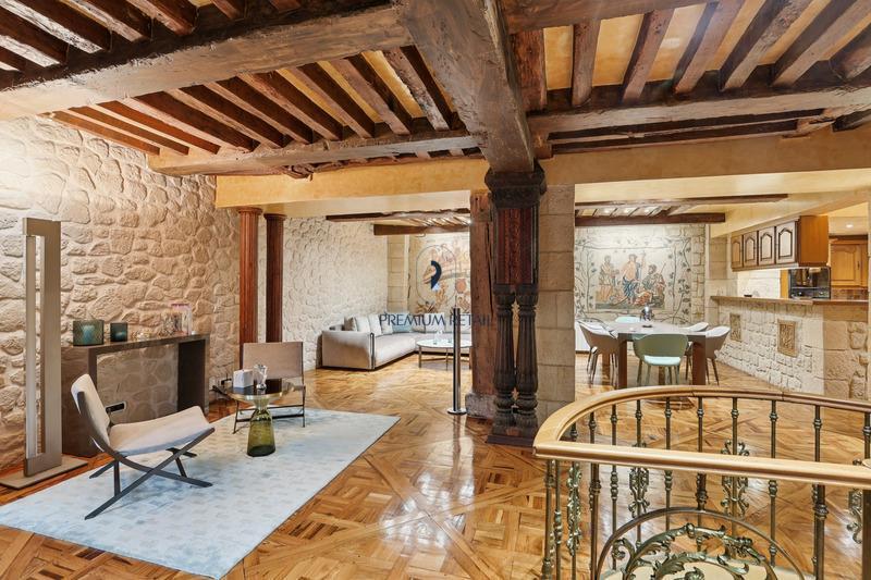 Multifamily in Paris for sale Interior Photo- Image 1 of 14