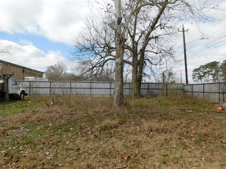 7620 E Tidwell Rd, Houston, TX 77016