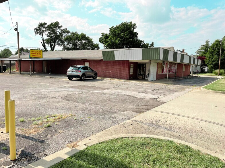 211 Mine, Sandoval, IL 62882 Office/Retail for Lease