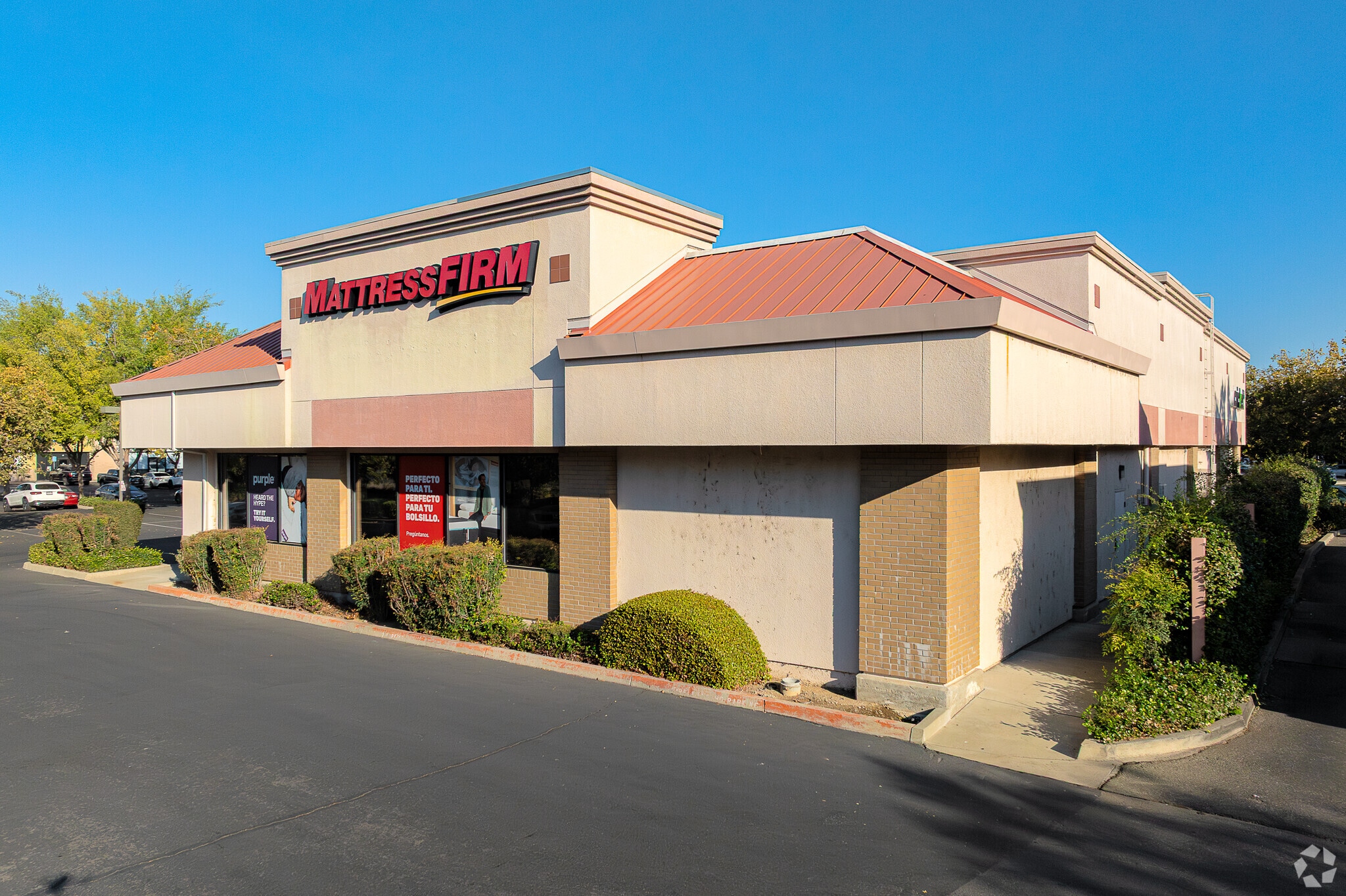 1050 Tharp Rd, Yuba City, CA for lease Primary Photo- Image 1 of 5