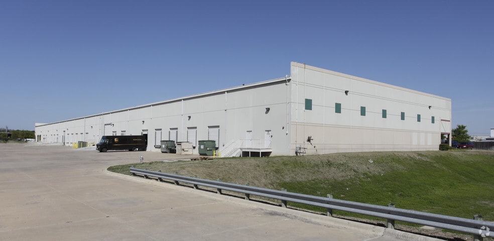 8291 Springdale Rd, Austin, TX for lease - Building Photo - Image 3 of 8