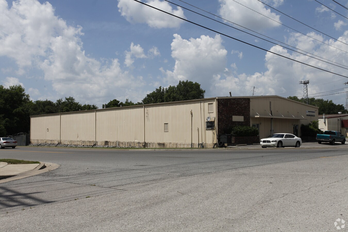 534 Expressway Park Dr, Nashville, TN 37210