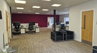 2 Kettlestring Ln, York for lease Interior Photo- Image 2 of 6