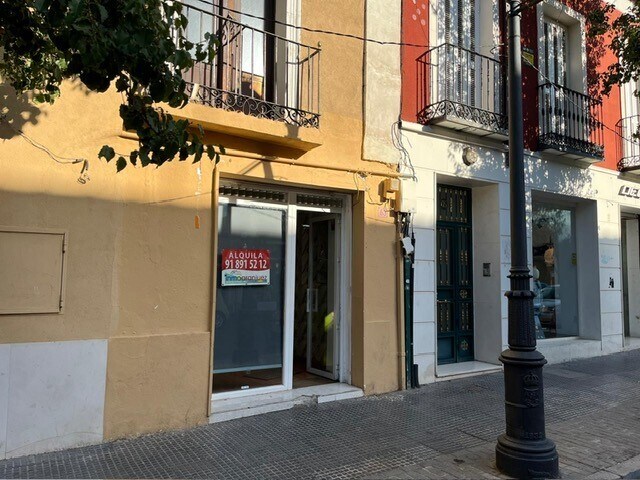 Calle Stuart, 65-63, Aranjuez, Madrid for lease Building Photo- Image 1 of 4