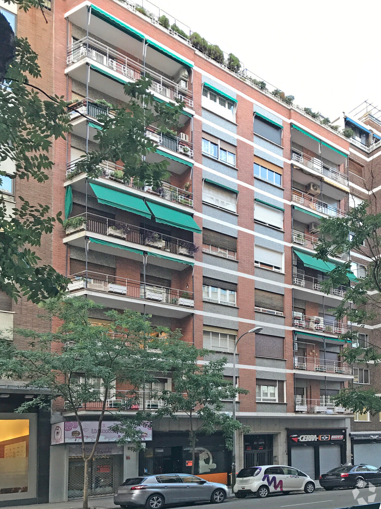 Calle de Guzmán el Bueno, 100, Madrid, Madrid for sale Primary Photo- Image 1 of 1