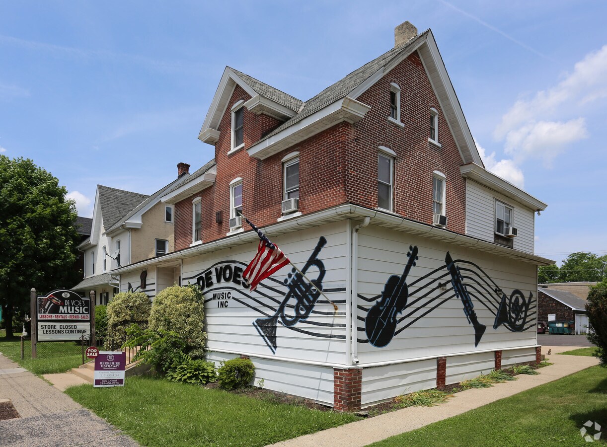 51 E Main St, Lansdale, PA 19446