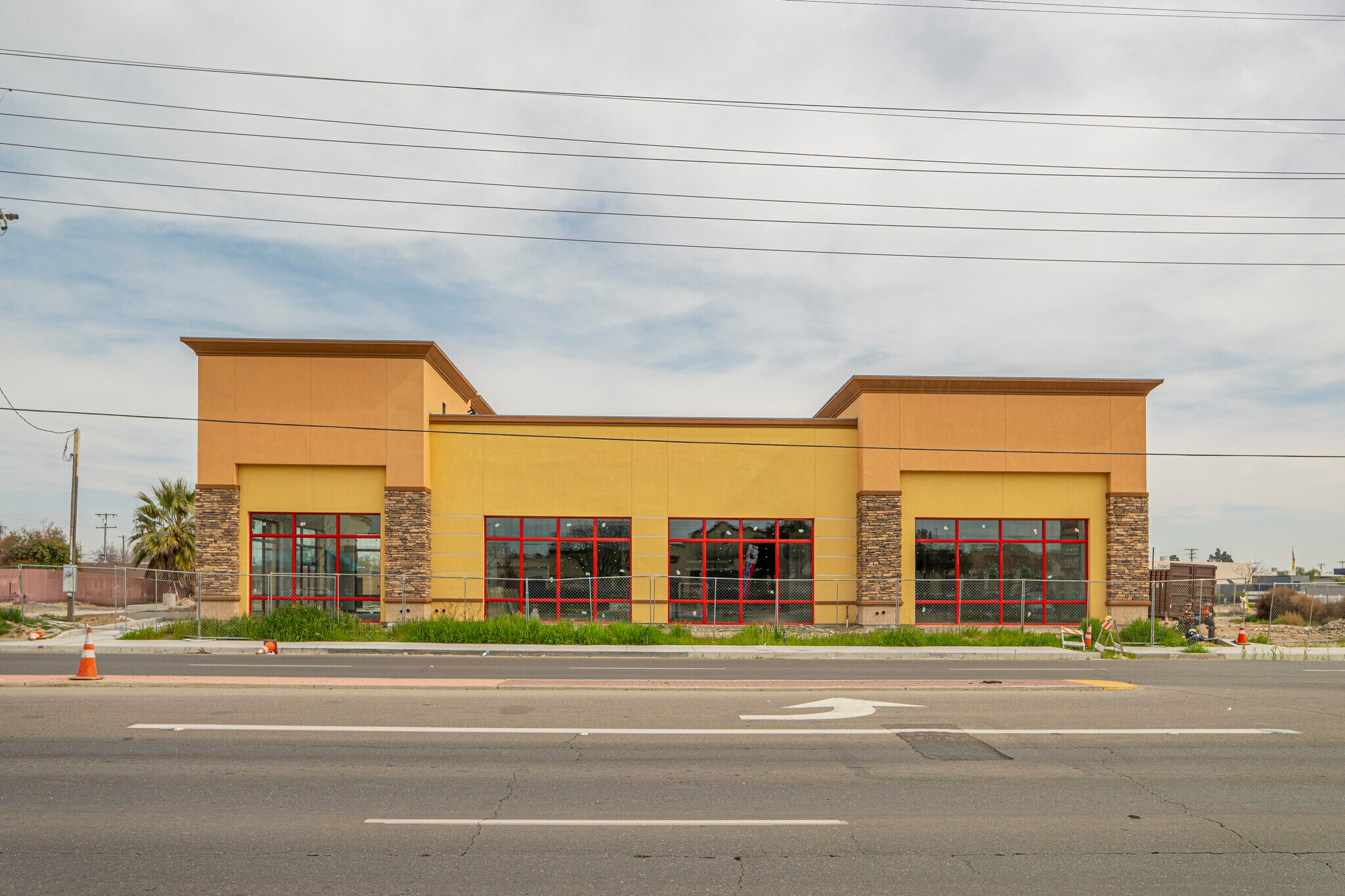 515 N 11th Ave, Hanford, CA 93230 Retail for Sale