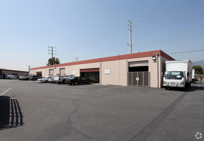 1400-1430 Arrow Hwy Irwindale Portfolio portfolio of 3 properties for sale on LoopNet.com - Building Photo - Image 3 of 4