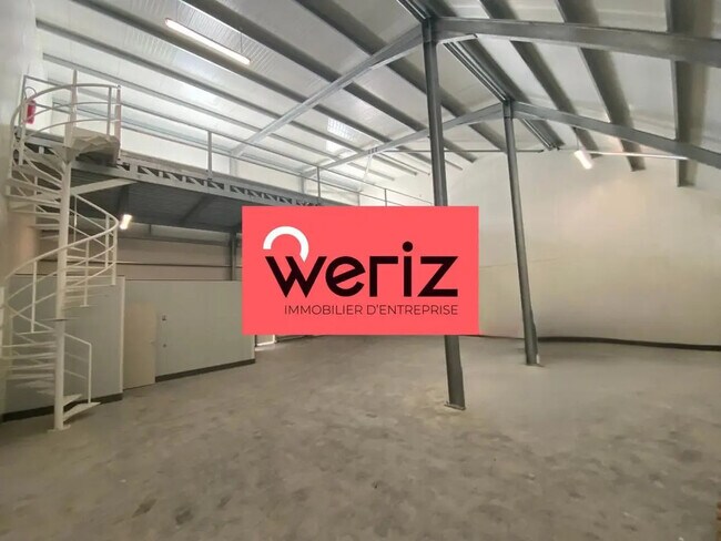 Location Entrepôt 280 m²
