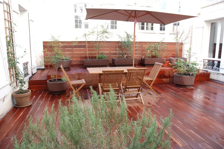 Office in Paris for lease - Building Photo - Image 1 of 16