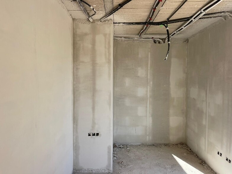 Land in VILLAJOYOSA, Alicante for sale - Interior Photo - Image 3 of 12