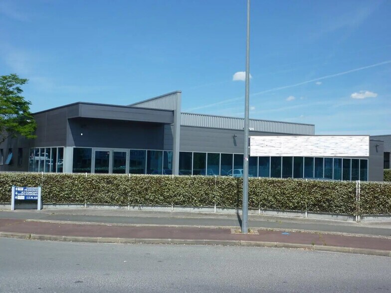 Flex in Villenave-d'Ornon for sale - Building Photo - Image 3 of 12