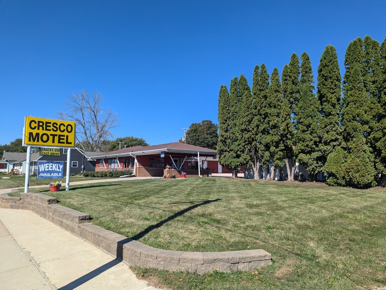 620 2nd Ave SE, Cresco, IA for sale - Building Photo - Image 1 of 1