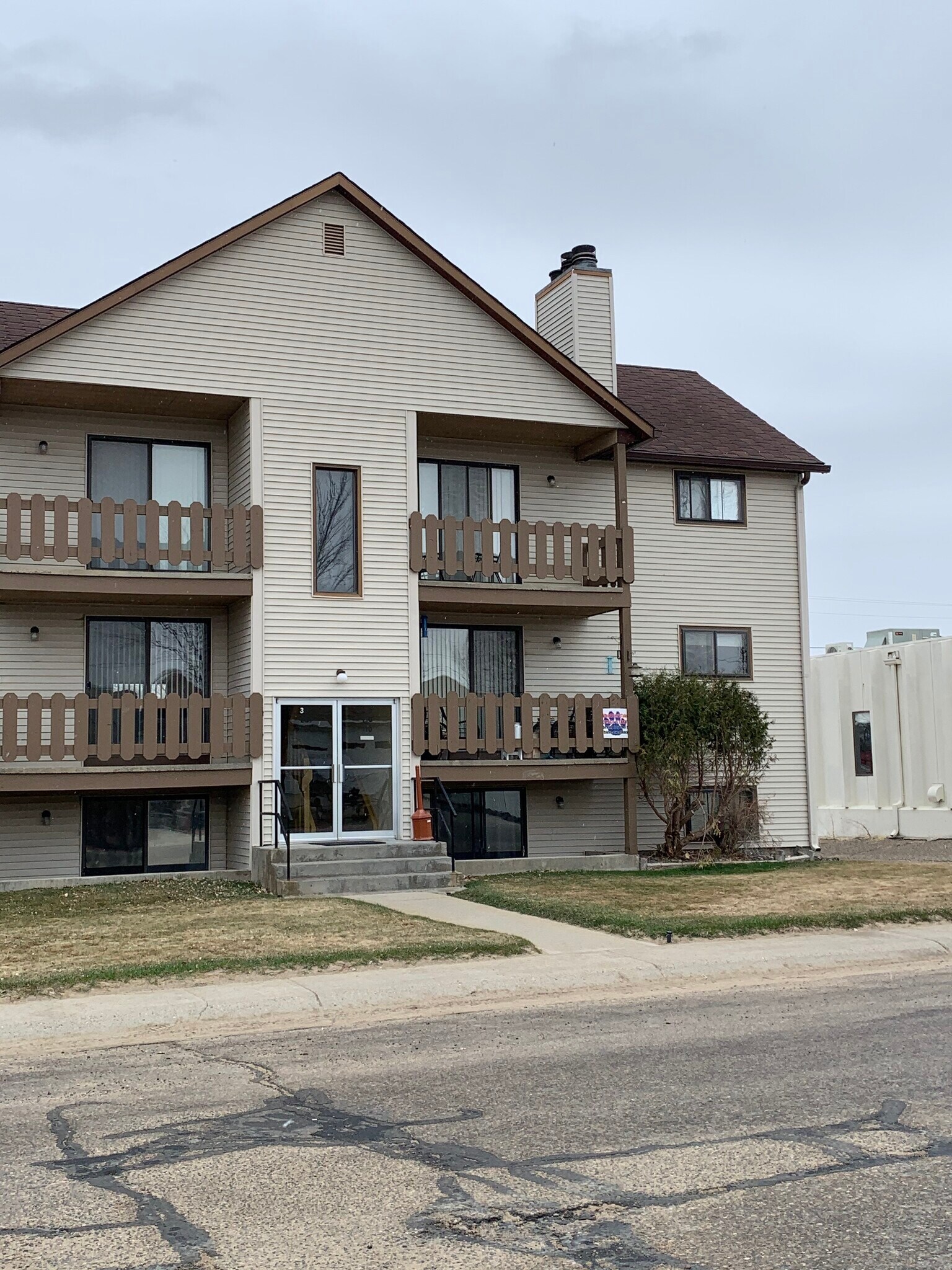 301 E Center St, Douglas, WY for sale Primary Photo- Image 1 of 1