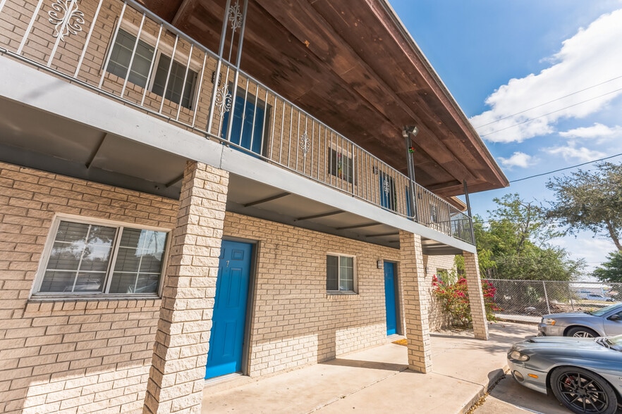 Weslaco / Edinburg Portfolio portfolio of 4 properties for sale on LoopNet.com - Building Photo - Image 2 of 3