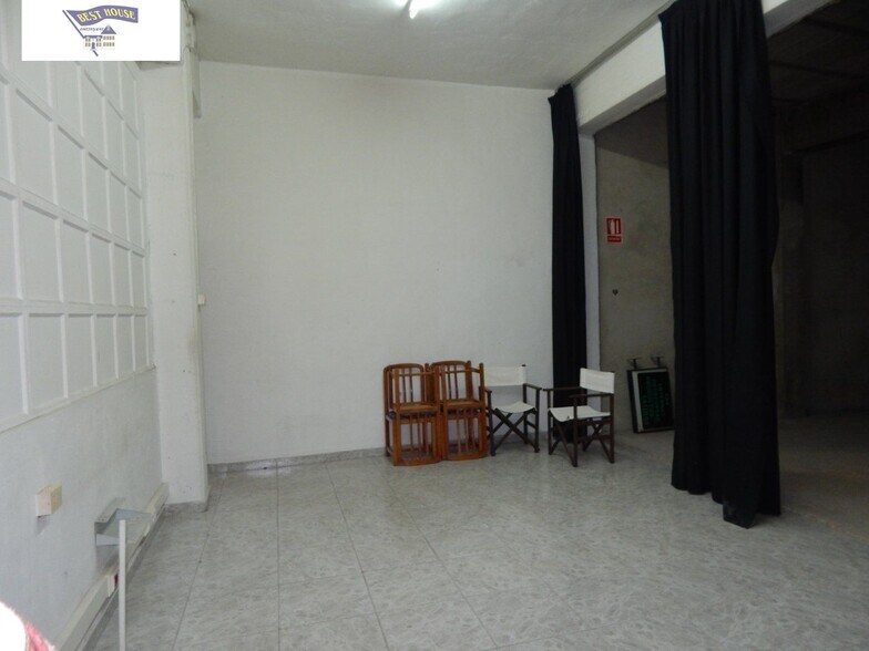 Retail in València for sale - Building Photo - Image 2 of 11