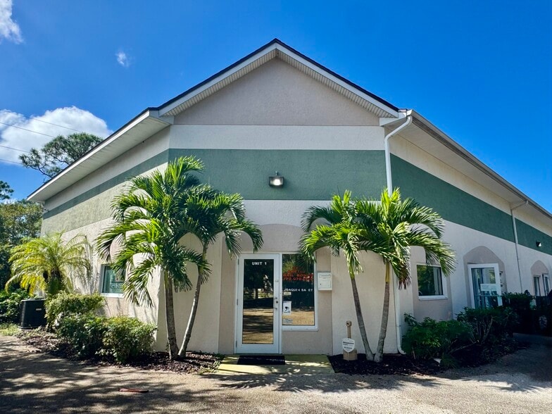 4005 43rd Ave, Vero Beach, FL for sale - Building Photo - Image 1 of 5