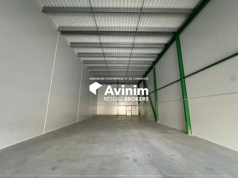 Industrial in Bernes-sur-Oise for lease - Interior Photo - Image 1 of 6