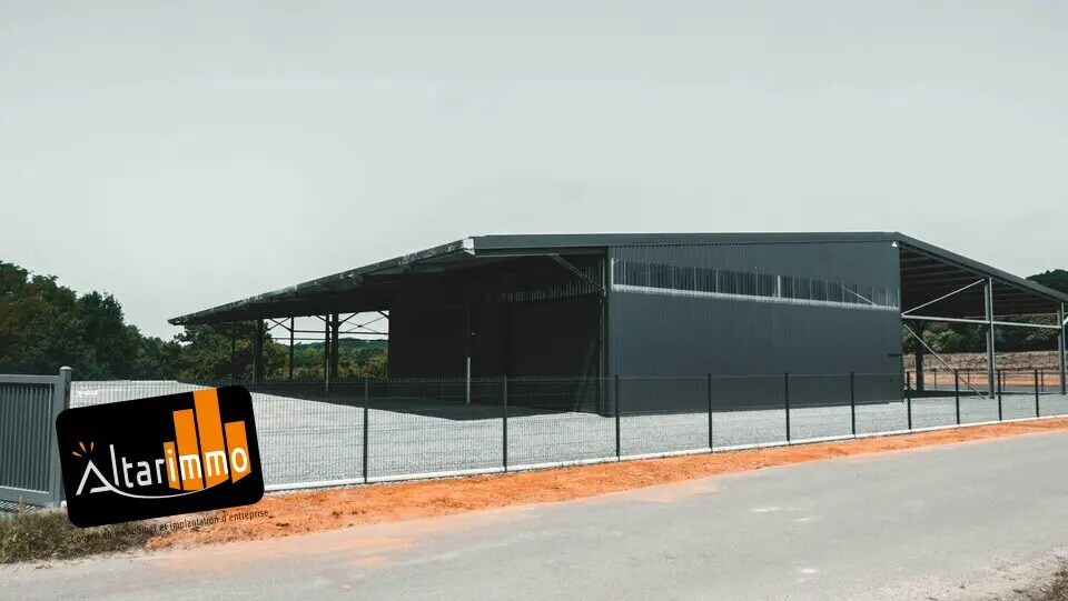 Flex in Authon-du-Perche for lease - Building Photo - Image 1 of 4