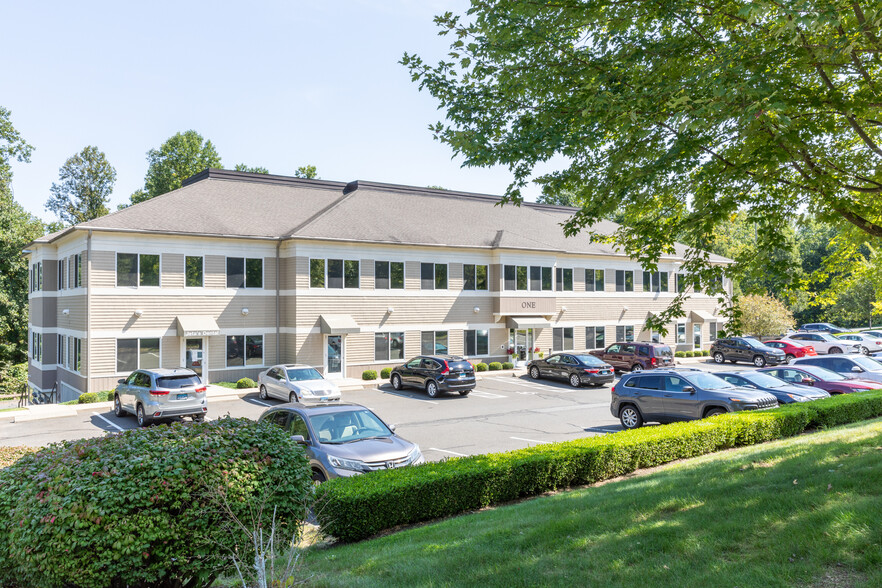 1 Reservoir Office Park, Southbury, CT for sale - Primary Photo - Image 1 of 1