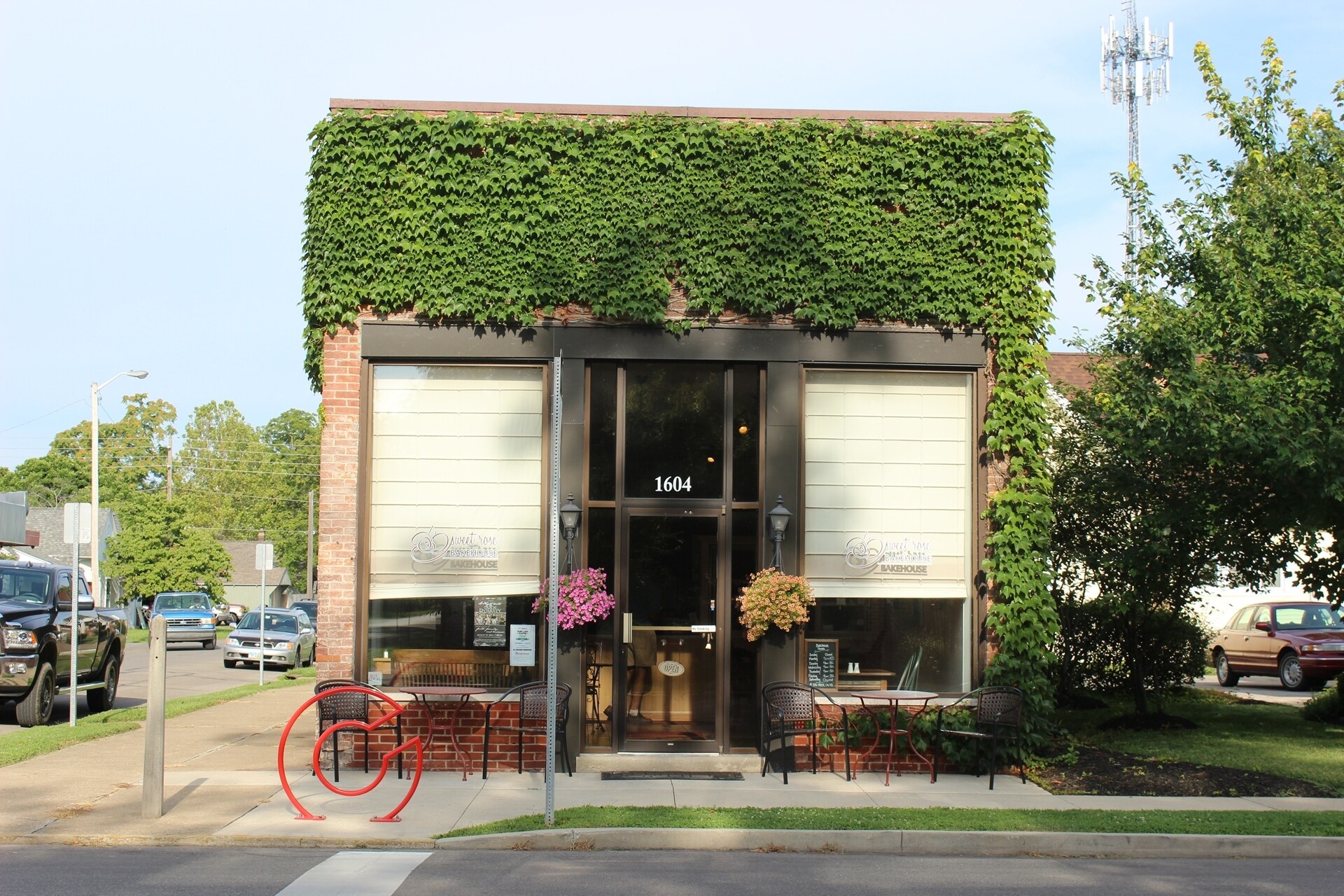 1604 Home Ave, Columbus, IN for sale Primary Photo- Image 1 of 1