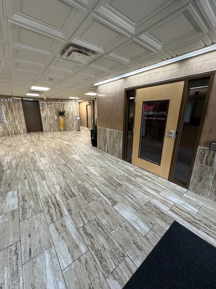 1135 E Chocolate Ave, Hershey, PA for lease - Building Photo - Image 1 of 18