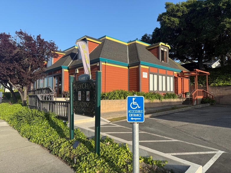 Three-Building Pinole Investment portfolio of 3 properties for sale on LoopNet.com - Building Photo - Image 3 of 5
