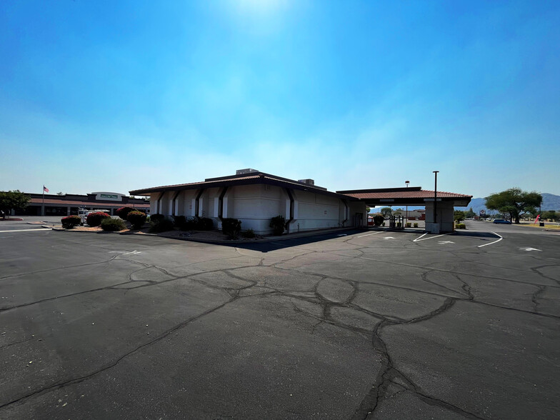 5065 E Elliot Rd, Phoenix, AZ for sale - Building Photo - Image 2 of 15