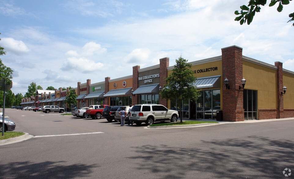 12961 N Main St, Jacksonville, FL for lease - Building Photo - Image 3 of 22