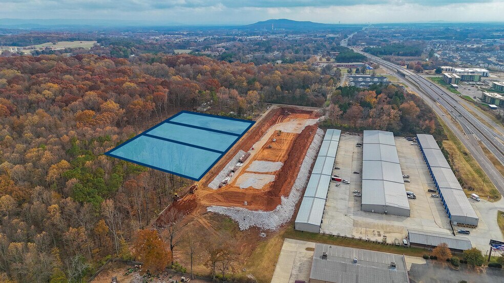 225 Travis NW rd, Huntsville, AL for lease - Building Photo - Image 3 of 4