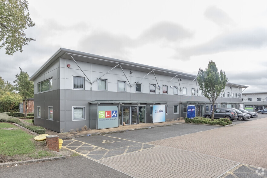 Pine Ct, Swindon for lease - Primary Photo - Image 2 of 3