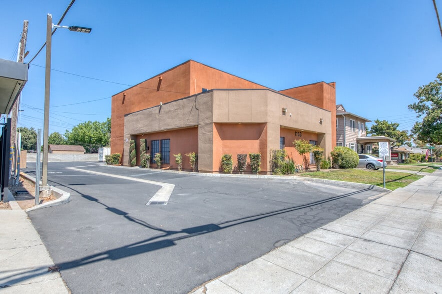 1133 E Olive Ave, Fresno, CA for lease - Building Photo - Image 2 of 19