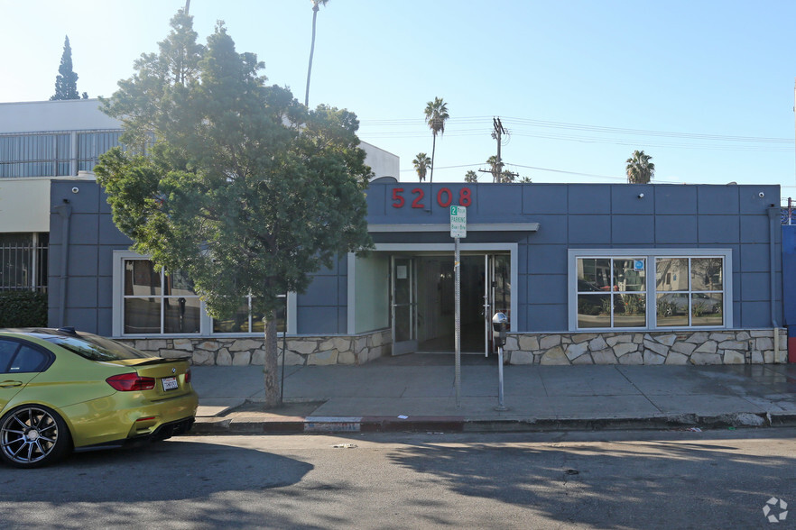 5208 W Pico Blvd, Los Angeles, CA for lease - Primary Photo - Image 1 of 3